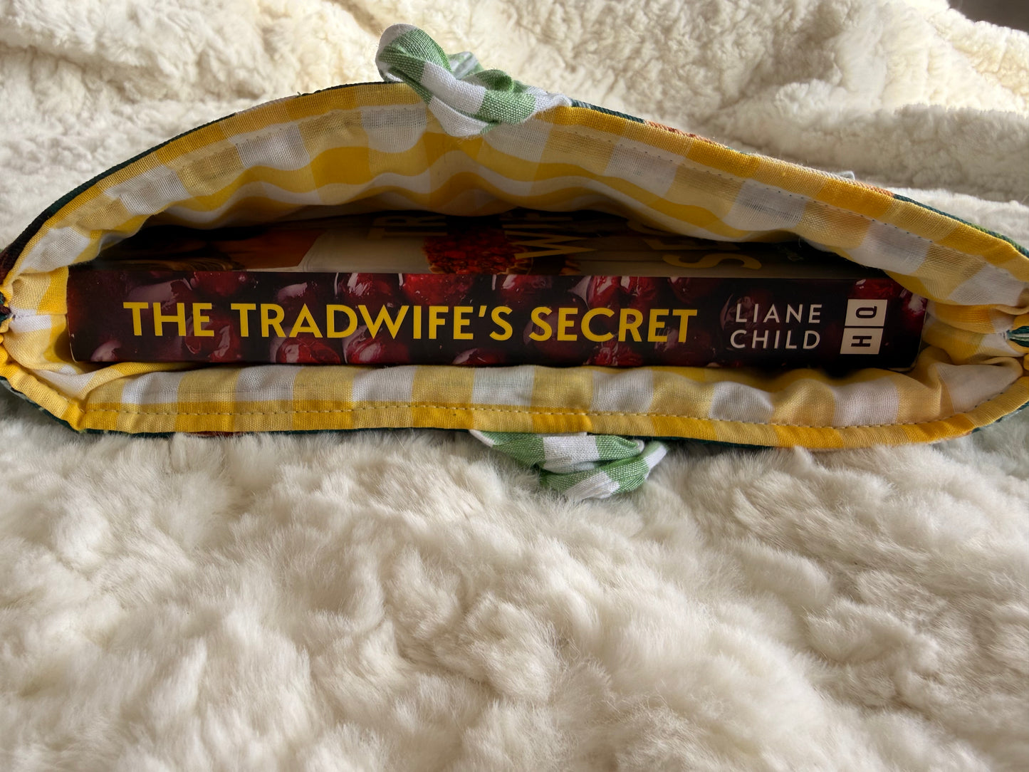 Hen House Book Sleeve + The Trad Wife's Secret by Liane Child 📚🐔